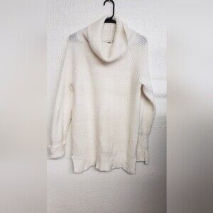 St. John's Bay Crowl Neck Sweater Size L